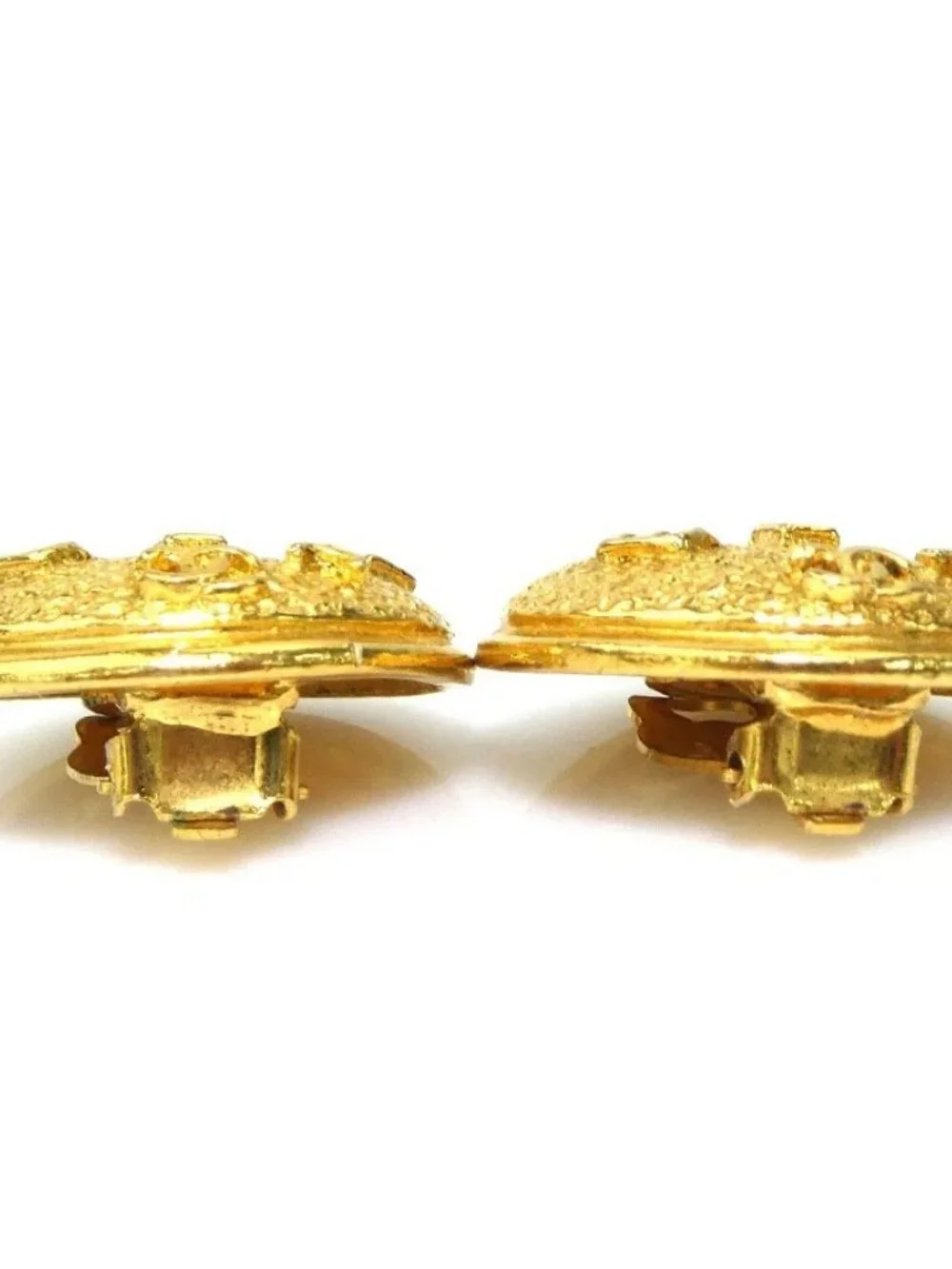 Auth CHANEL Logo Clip on Earrings Gold Metal - e60925k